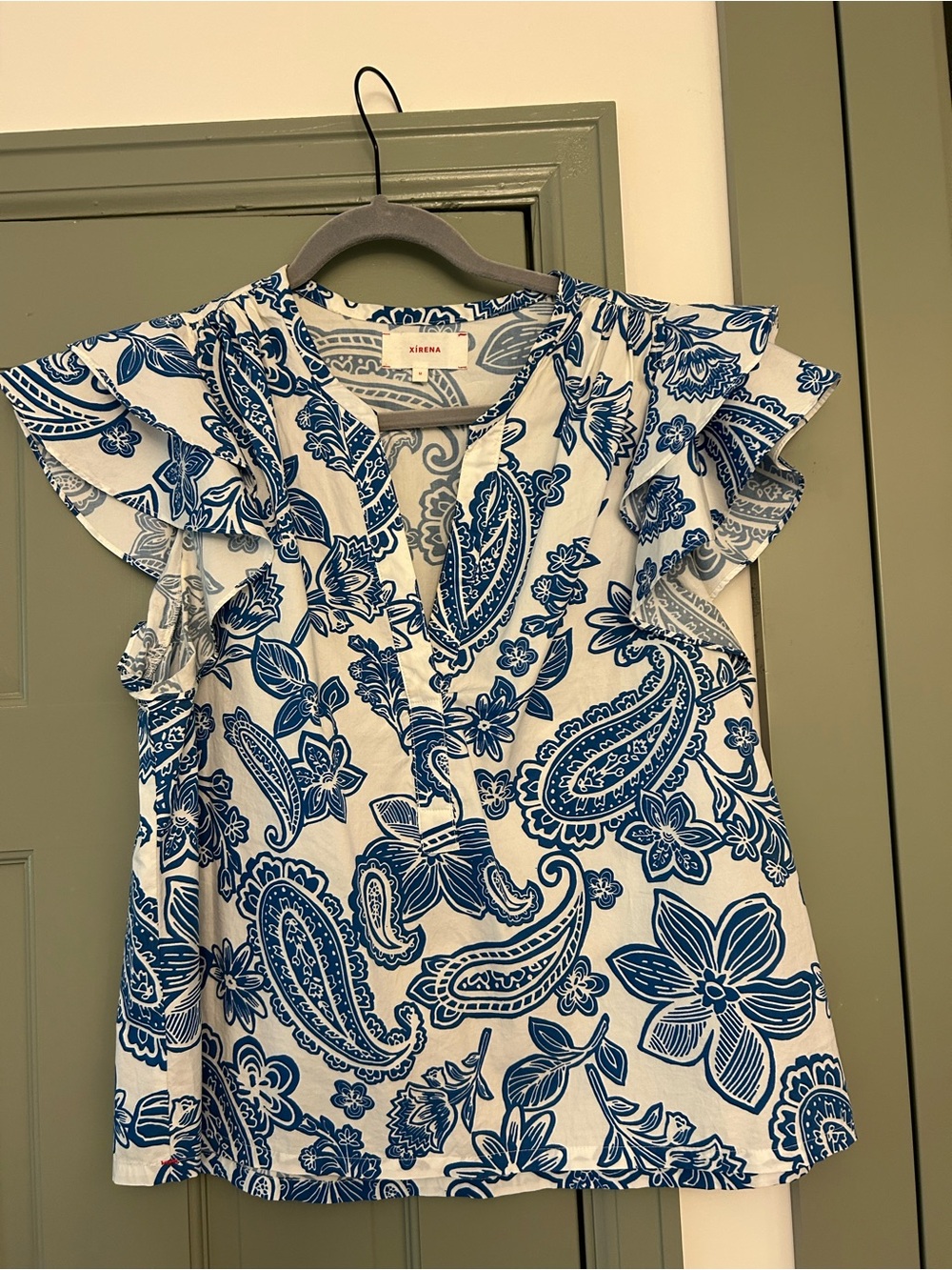 Xirena Blue & White Paisley Flutter-Sleeve Dress